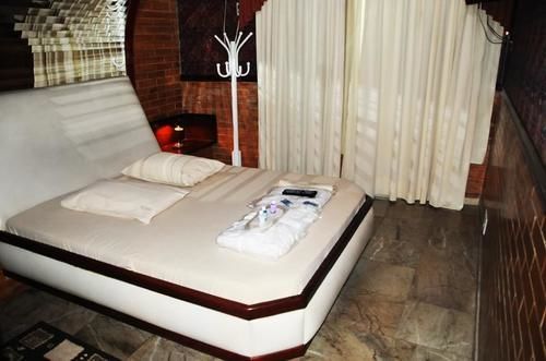 Hotel del amor Caricia