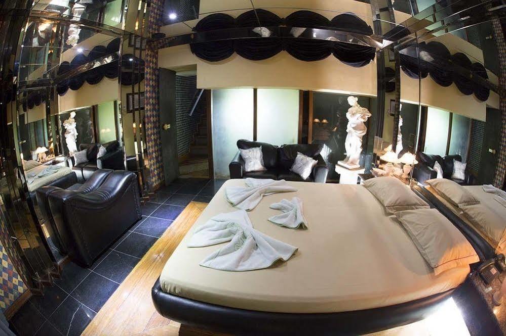 Caricia Hotel del amor 2*